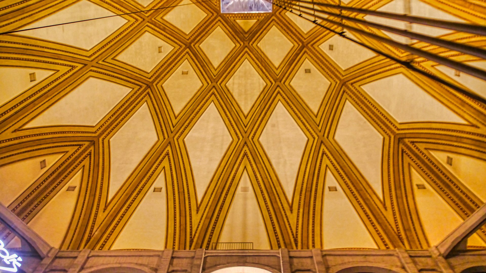 La cupola interna della Mole Antonelliana vista dall'Aula del Tempio