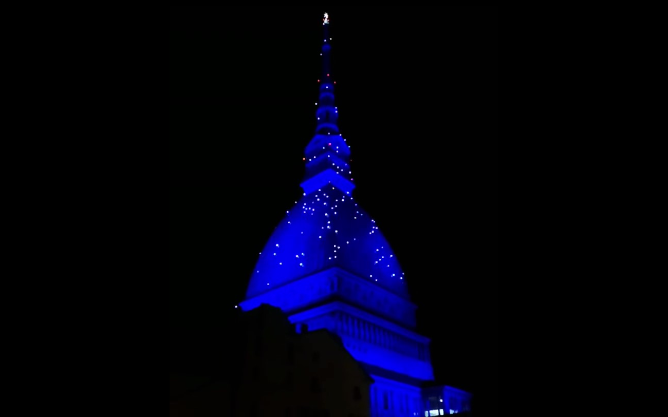 Mole Antonelliana di Torino illuminazione natalizia